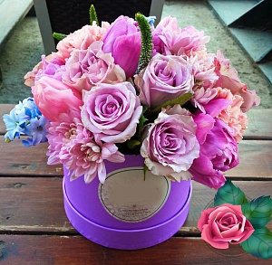 Фото Букет в шляпной коробке "Розовый микс"