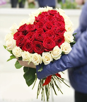 Фото Букет из роз "Романтичное сердце"