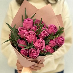 Букет пионовидных роз "Бургунди"